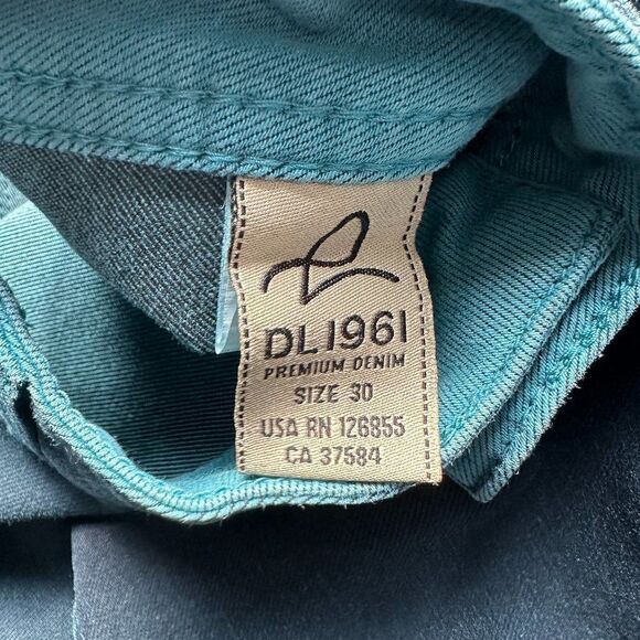 ✨host PICK ✨ Nwot DL1961 Emma Jeans, Blue To Aqua, 30 - Picture 2 of 4